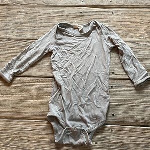 Kyte baby long sleeve body suit 6-12M